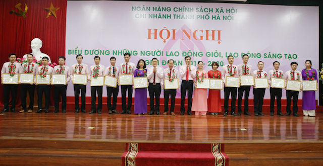 Ngân hàng Chính sách Xã hội TP Hà Nội thực hiện tốt phong trào thi đua giai đoạn 2015 - 2020 - Ảnh 1