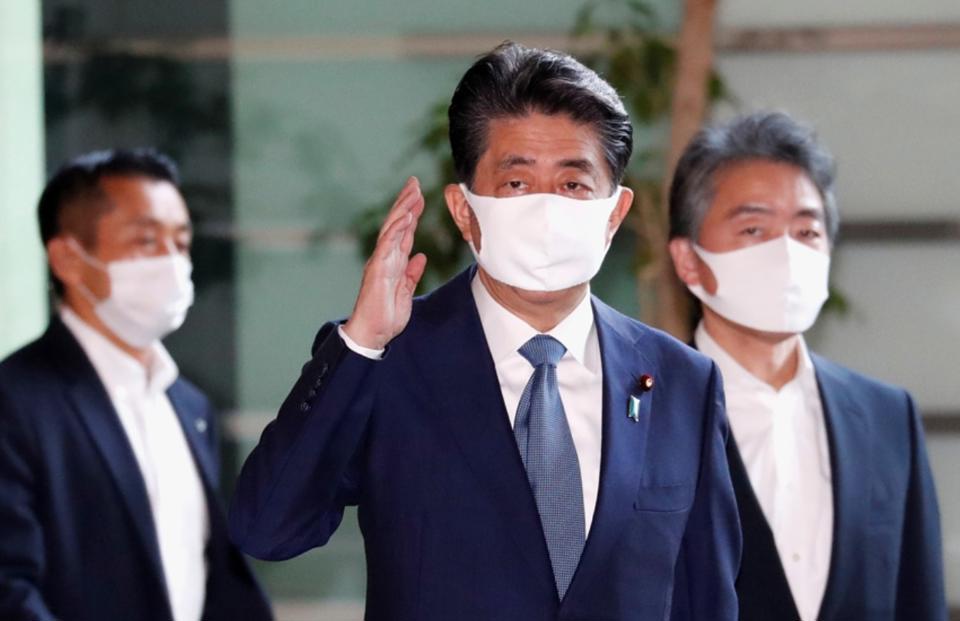 Ai kế nhiệm nếu Thủ tướng Abe thông báo từ chức chiều nay (28/8)? - Ảnh 1
