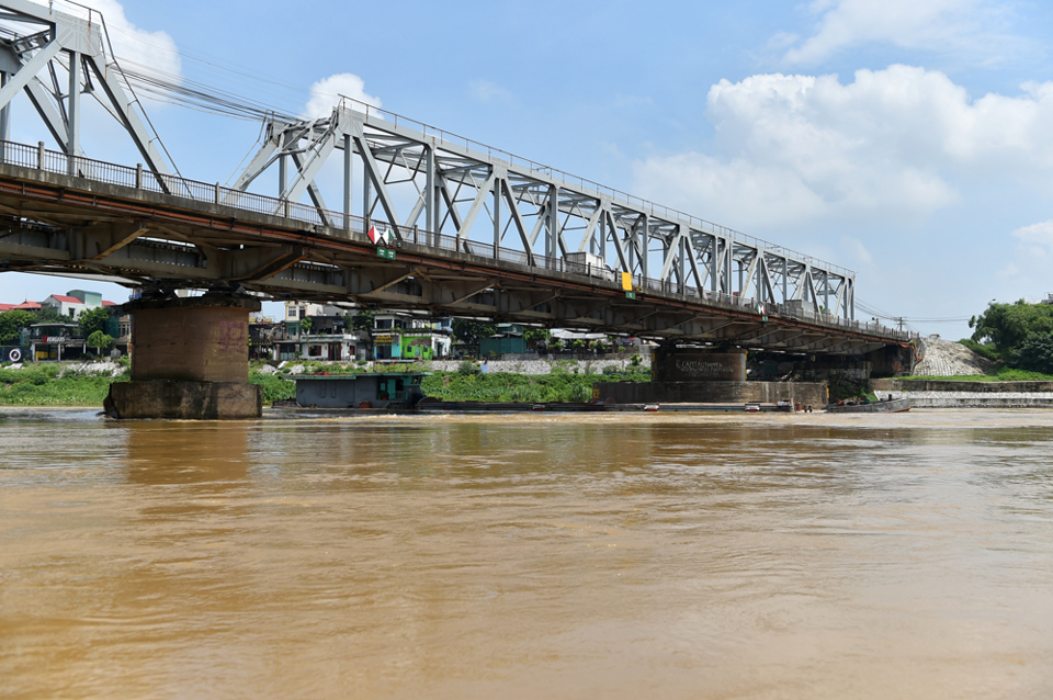Hà Nội: Nước sông Hồng dâng cao, người dân gặp khó - Ảnh 3