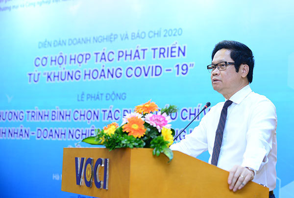 Chủ tịch VCCI Vũ Tiến Lộc: Thông tin chính thống là điểm tựa cho doanh nghiệp - Ảnh 1