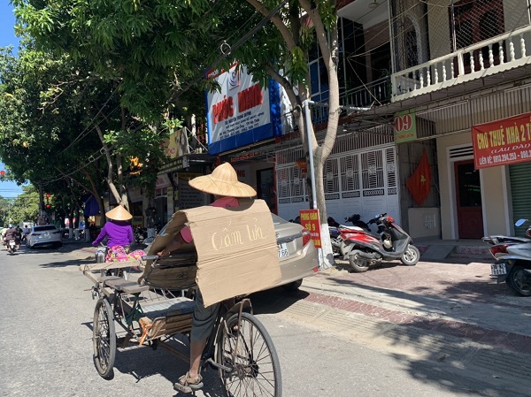 Nghệ An - Hà Tĩnh: Muôn kiểu mưu sinh trong nắng nóng - Ảnh 2