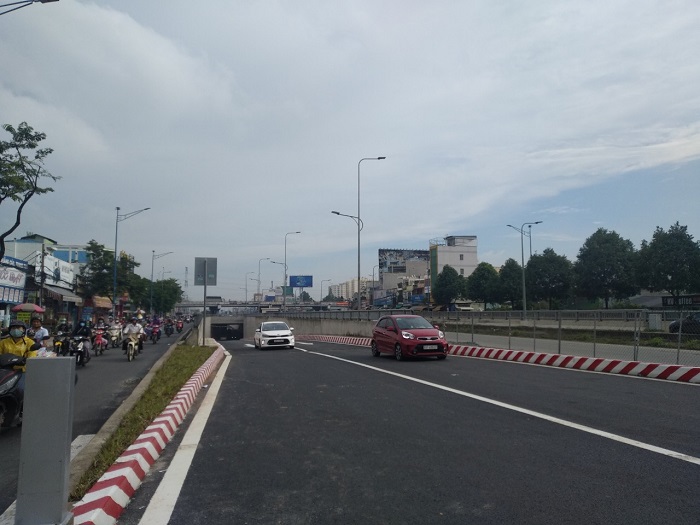 TP Hồ Chí Minh: Cận cảnh hầm chui N2 An Sương trong ngày đầu thông xe - Ảnh 2