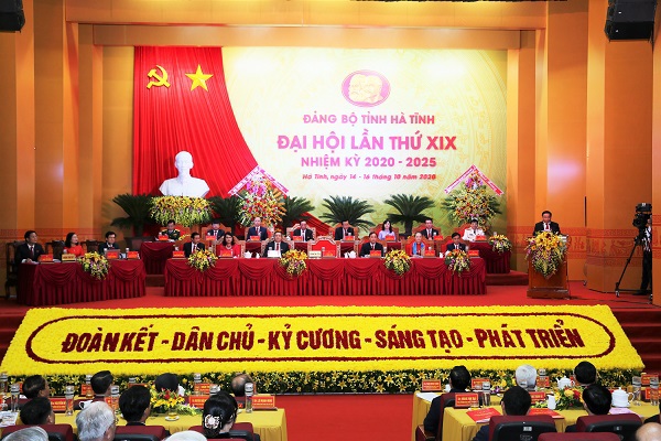 Đảng bộ tỉnh Hà Tĩnh cần tiếp tục kế thừa, ổn định, đổi mới và phát triển - Ảnh 2