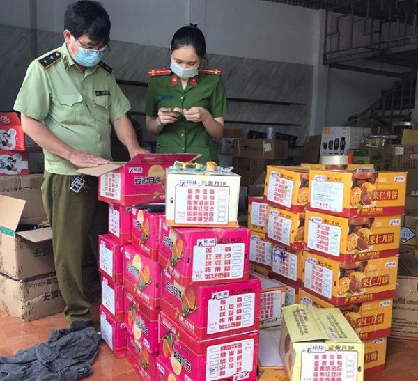 Hà Nội: Phát hiện hơn 13.000 sản phẩm bánh Trung thu nhập lậu - Ảnh 1