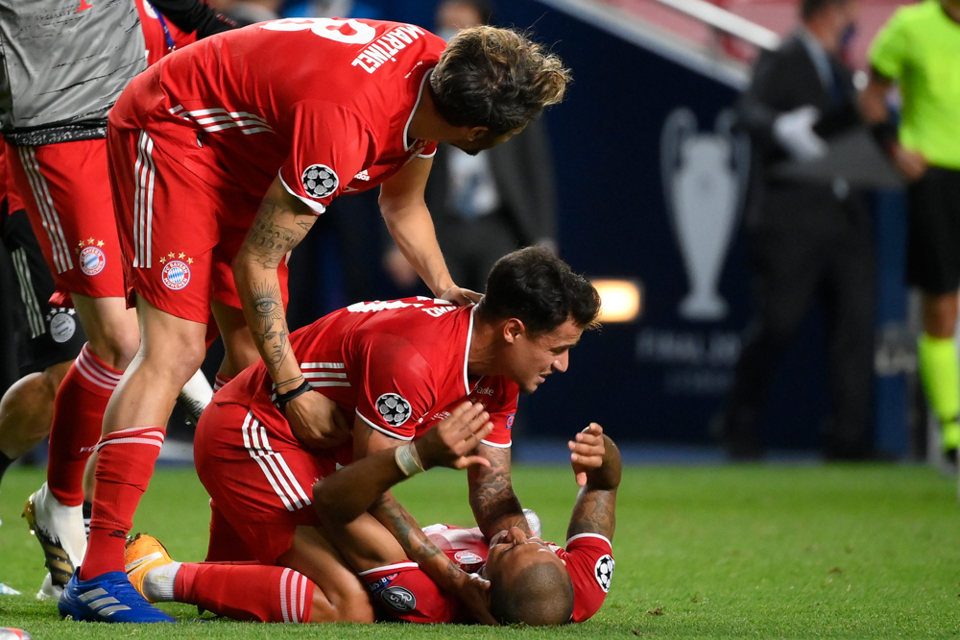 Màn ăn mừng lần thứ 6 vô địch Champions League đầy cảm xúc của Bayern Munich - Ảnh 6