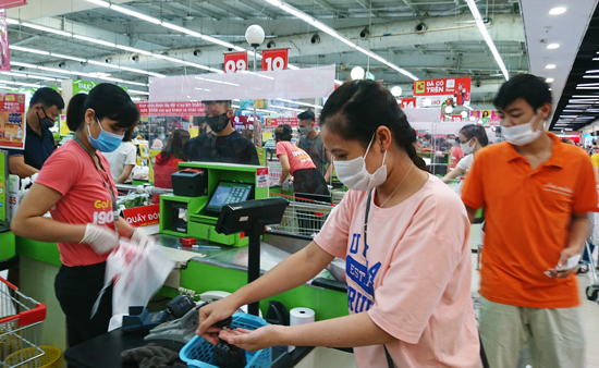 Hà Nội: Các siêu thị tăng nguồn hàng, chủ động chống dịch Covid-19 - Ảnh 2