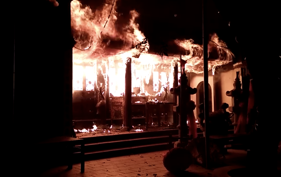 Long Biên: Gần như cháy toàn bộ hiện vật trong vụ hỏa hoạn đền Quan Tam Lâm Du - Ảnh 1