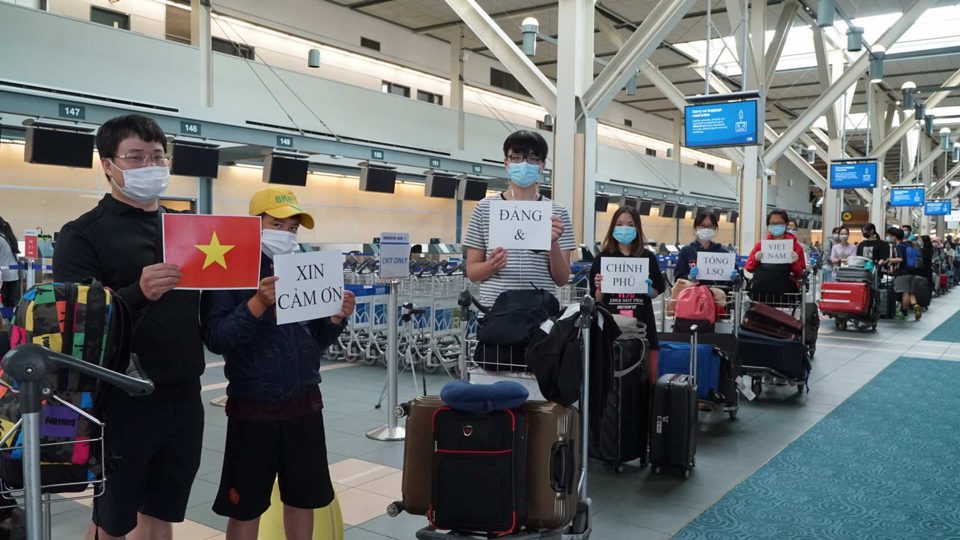 Đưa 300 công dân Việt Nam từ Canada và Hàn Quốc về nước an toàn - Ảnh 1