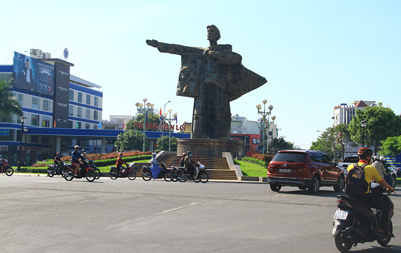 Đà Nẵng nhộn nhịp trong ngày đầu chuyển trạng thái có nguy cơ lây nhiễm dịch bệnh thấp - Ảnh 4