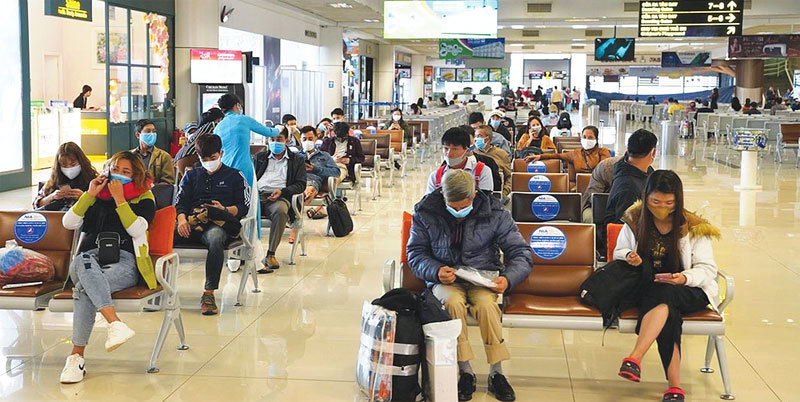 Siết chặt an ninh tại sân bay Nội Bài - Ảnh 1