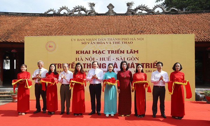 [Ảnh] Khai mạc triển lãm “Hà Nội - Huế - Sài Gòn: Truyền thống và Phát triển” - Ảnh 1