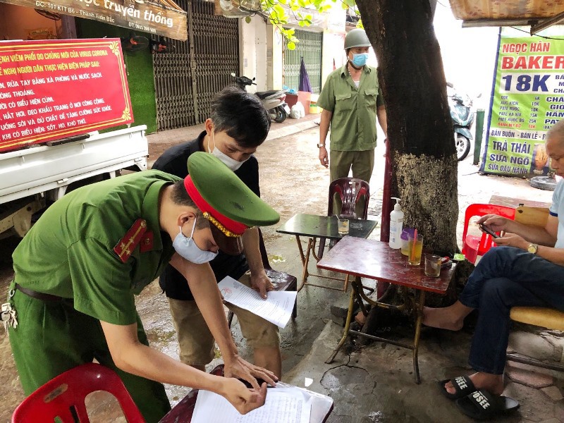 Quận Thanh Xuân: Tuyên truyền, xử phạt các trường hợp vi phạm phòng dịch Covid-19 - Ảnh 2
