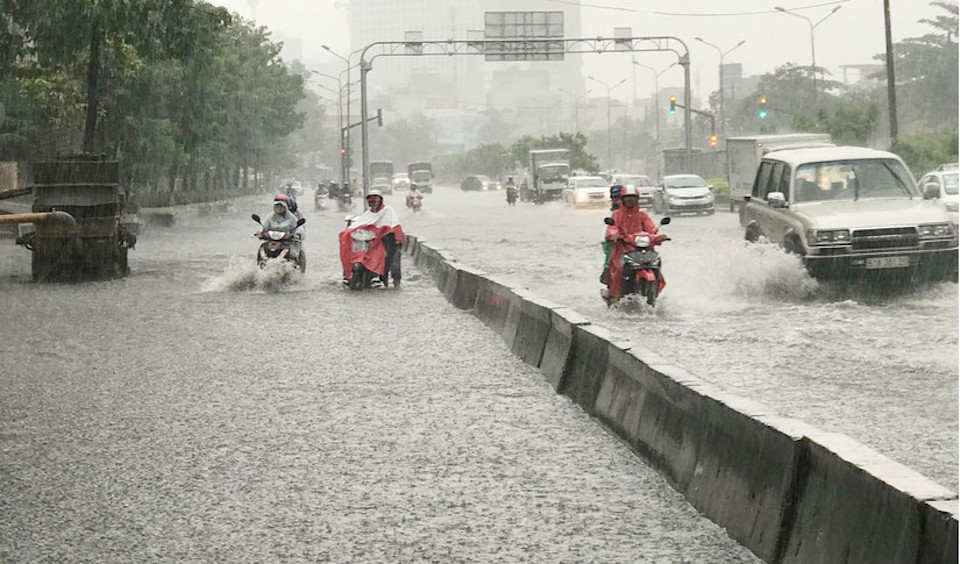 TP Hồ Chí Minh: Vì sao cứ mưa là ngập? - Ảnh 3
