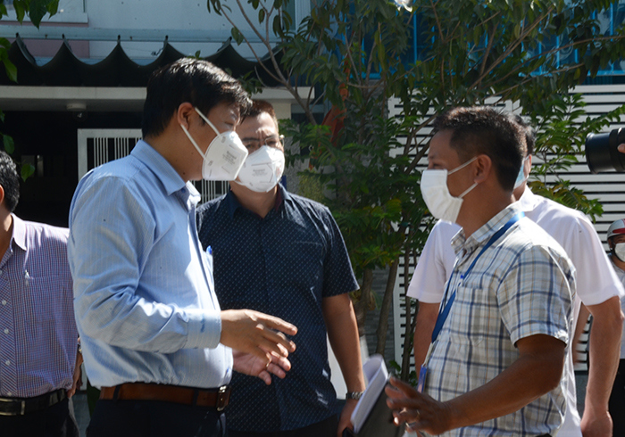 Đà Nẵng: Giám sát sức khỏe người dân khu vực có bệnh nhân Covid-19 - Ảnh 1
