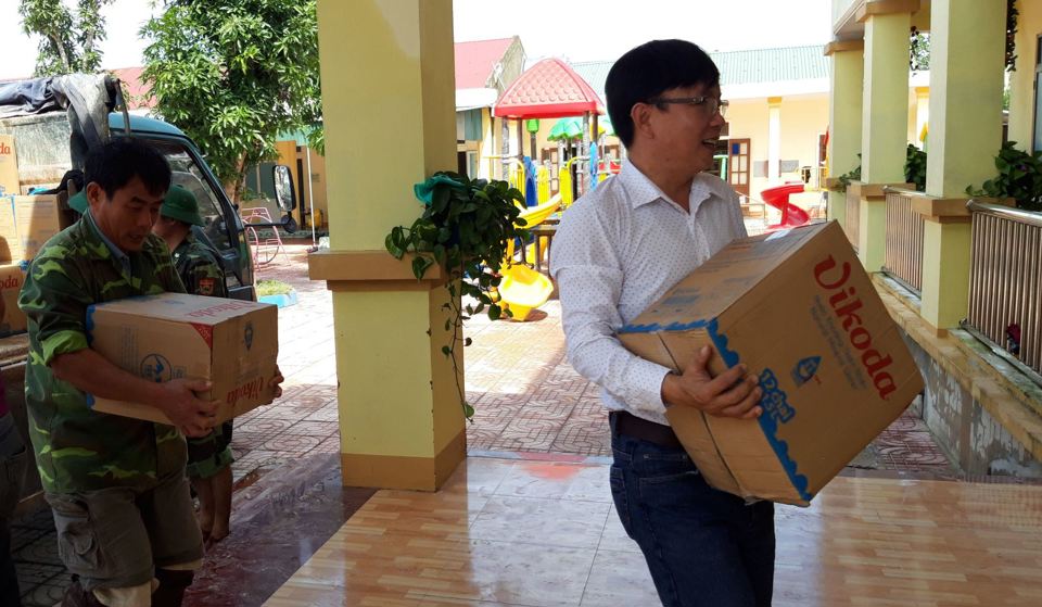 Cơ quan Trung ương Hội Nhà báo Việt Nam: Kết nối tình người sau lũ dữ - Ảnh 3