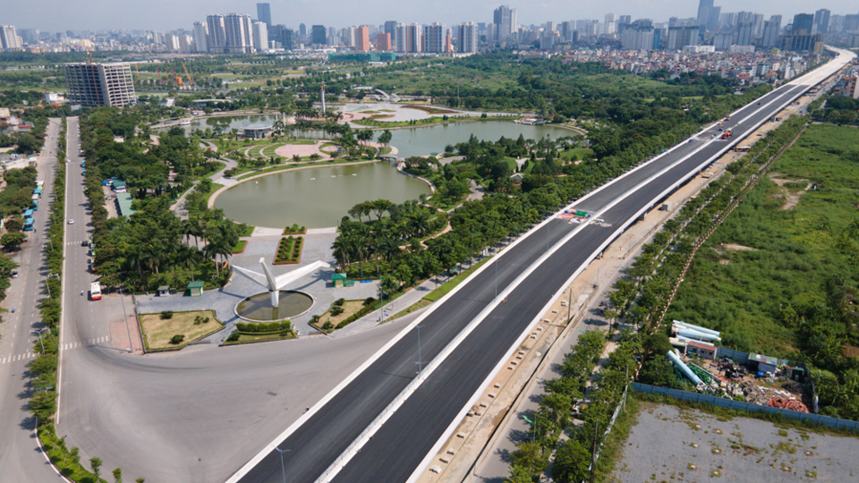 Cận cảnh đường Vành đai 3 trên cao nối cầu Thăng Long - Mai Dịch đã hoàn thành 90% - Ảnh 5