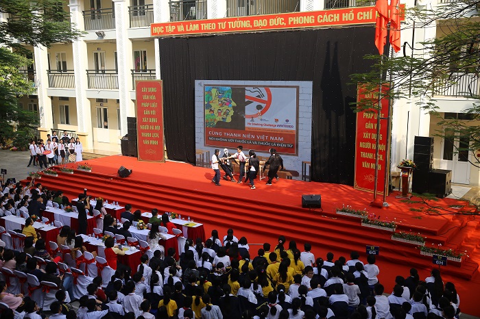 Quận Hoàn Kiếm: Học sinh THCS Nguyễn Du hưởng ứng Ngày Pháp luật Việt Nam - Ảnh 2