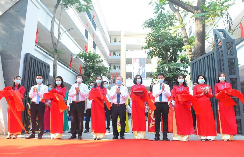Phó Chủ tịch Thường trực UBND TP Nguyễn Văn Sửu dự lễ khai giảng tại trường THCS Ngô Sỹ Liên - Ảnh 10