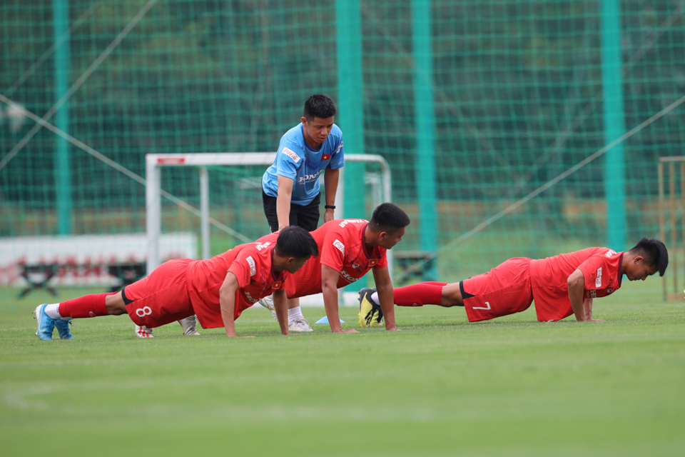 [Ảnh] U22 Việt Nam có buổi tập đầu tiên hướng đến SEA Games 31 - Ảnh 2