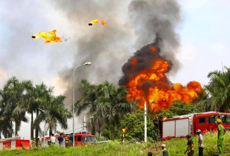 Thông tin mới nhất về vụ cháy nhà kho ở cảng Đức Giang, quận Long Biên - Ảnh 1