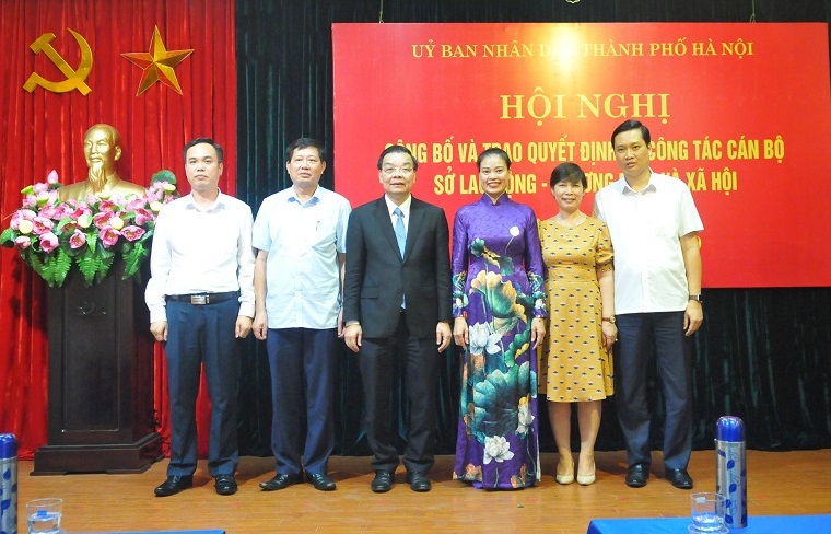 Trao quyết định bổ nhiệm đồng chí Bạch Liên Hương giữ chức vụ Giám đốc Sở Lao động - Thương binh và Xã hội TP Hà Nội - Ảnh 3