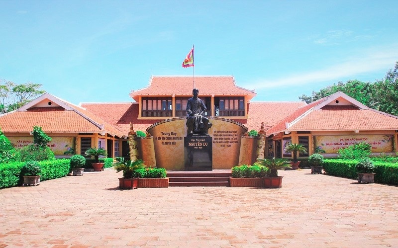 Khu lưu niệm Nguyễn Du - Nơi lưu giữ cuộc đời, sự nghiệp một Đại thi hào - Ảnh 2