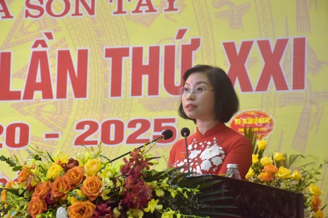 Bà Phạm Thị Thanh Mai tiếp tục được bầu làm Bí thư Thị ủy Sơn Tây - Ảnh 1