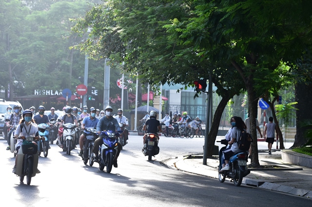 Hà Nội: Ra quân xử lý học sinh, sinh viên vi phạm luật giao thông - Ảnh 4