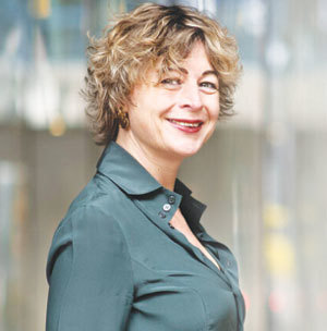 Đại sứ Hà Lan Elsbeth Akkerman: Ấn tượng trước nỗ lực chống dịch của Hà Nội - Ảnh 1
