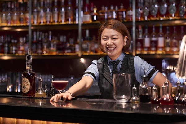 TP Hồ Chí Minh: Đề xuất hỗ trợ nhân viên rạp phim, quán bar, nhà hàng… 1 triệu đồng/người - Ảnh 1