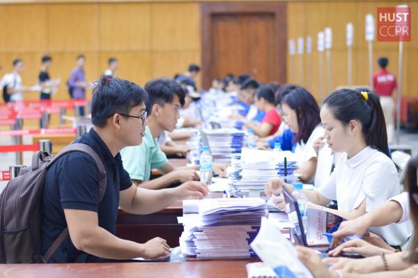 Du học sinh về Việt Nam học đại học có phải kiểm tra đầu vào? - Ảnh 1