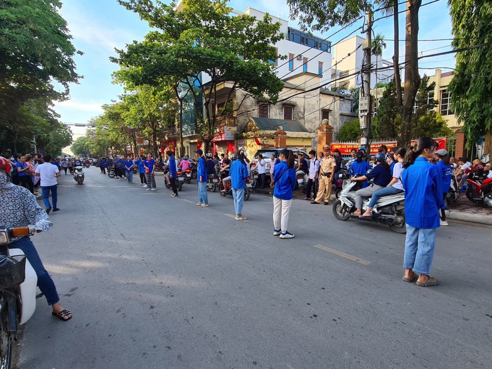 Hà Nội: Hôm nay, gần 89.000 thí sinh thi vào lớp 10 - Ảnh 22