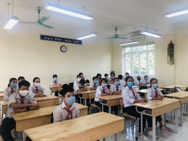 Học sinh huyện Thanh Trì hân hoan trong ngày khai trường - Ảnh 3