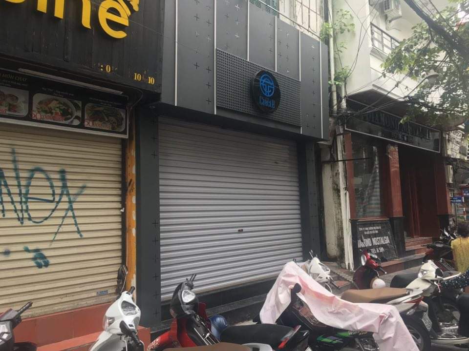 Hà Nội: Phạt 40 triệu đồng quán bar trên phố Mã Mây vì hoạt động bất chấp dịch Covid-19 - Ảnh 1