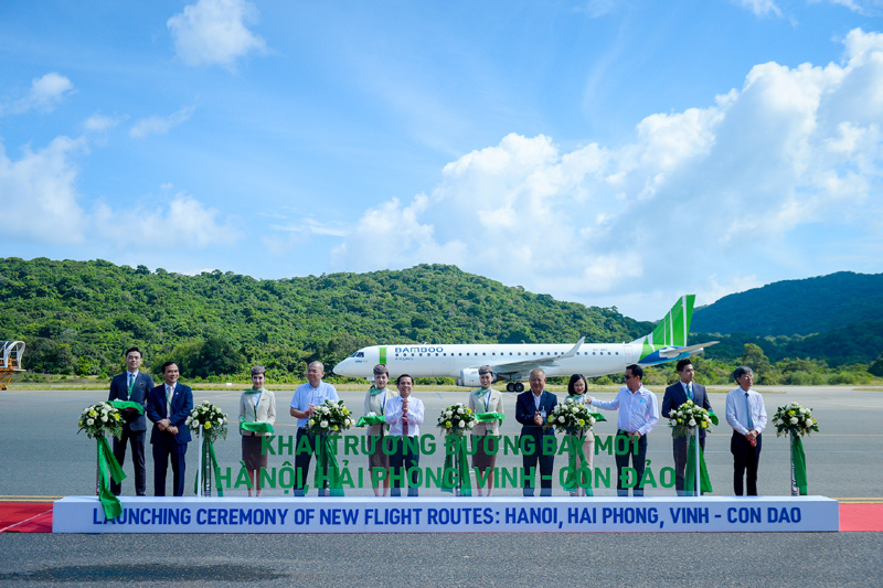 Khai trương 3 đường bay thẳng, Bamboo Airways tặng 1 tỷ đồng tiền mặt hỗ trợ hộ nghèo Côn Đảo - Ảnh 5