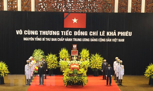 Gần 660 đoàn đến viếng nguyên Tổng Bí thư Lê Khả Phiêu - Ảnh 1