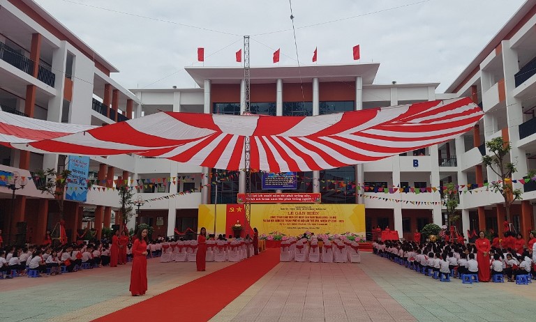 Quận Hoàng Mai: Gắn biển công trình trường tiểu học Thanh Trì chào mừng Đại hội Đảng bộ TP Hà Nội - Ảnh 3