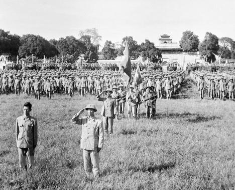 [Ảnh] Hà Nội ngày trở về - Thủ đô bước sang trang sử mới - Ảnh 25