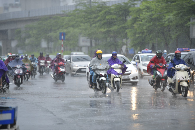 Thời tiết hôm nay 28/9: Hà Nội sáng mưa rào và dông, trưa chiều hửng nắng - Ảnh 1