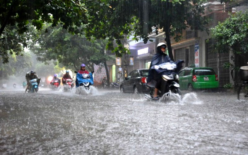 Thời tiết hôm nay 19/8: Các tỉnh miền Bắc và Hà Nội tiếp tục mưa lớn, nguy cơ ngập úng cục bộ - Ảnh 1