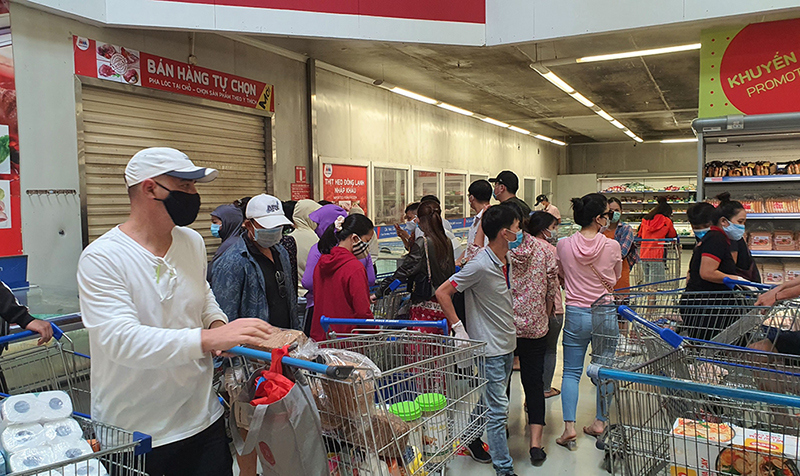 Chợ và siêu thị vẫn hoạt động bình thường, Đà Nẵng trấn an người dân - Ảnh 1