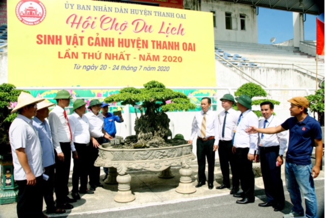 Thanh Oai gắn biển công trình chào mừng Đại hội Đảng bộ huyện lần thứ XXIII - Ảnh 3