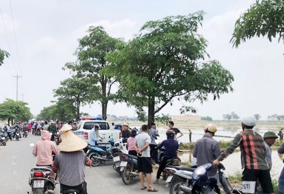 Hà Nội: Phát hiện nam thanh niên tử vong dưới mương nước ở Thạch Thất - Ảnh 1