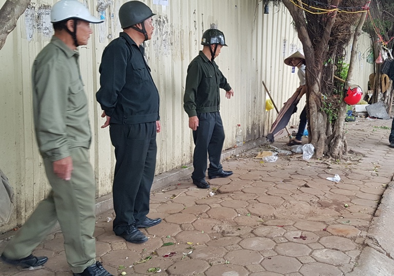 Phường Hoàng Liệt, quận Hoàng Mai: Ra quân xử lý vi phạm trật tự đô thị chào mừng Đại hội Đảng bộ quận - Ảnh 5