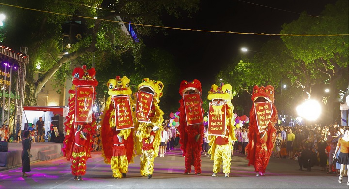 Hội tụ sắc màu văn hóa truyền thống trong lễ hội đường phố "Hà Nội - điểm đến xanh" - Ảnh 3