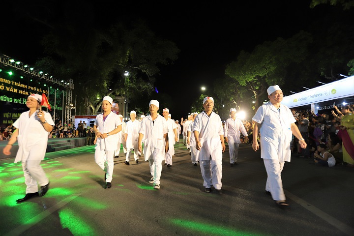 Hội tụ sắc màu văn hóa truyền thống trong lễ hội đường phố "Hà Nội - điểm đến xanh" - Ảnh 4