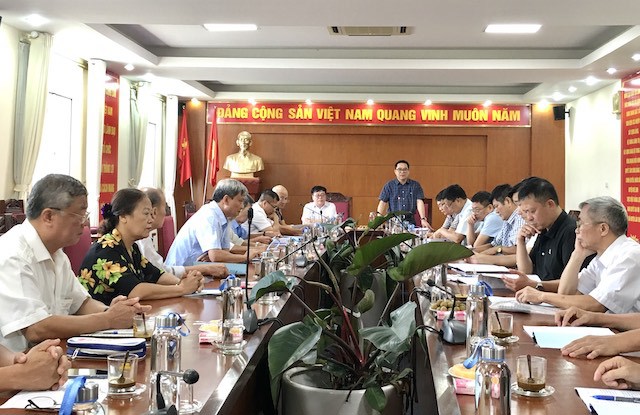 Huyện Mê Linh lấy ý kiến hoàn thiện Dự thảo Báo cáo chính trị Đại hội lần thứ XI - Ảnh 1
