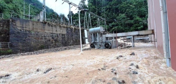 Cận cảnh nhà máy thủy điện 2.000 tỷ chìm trong nước lũ tại Hà Giang - Ảnh 3