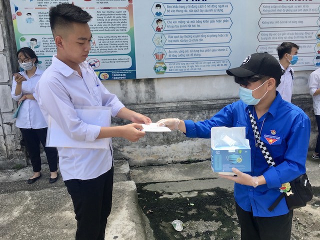 Huyện Sóc Sơn: Phòng dịch nghiêm ngặt bảo vệ thí sinh dự thi tốt nghiệp THPT - Ảnh 3
