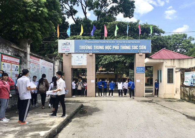 Huyện Sóc Sơn: Phòng dịch nghiêm ngặt bảo vệ thí sinh dự thi tốt nghiệp THPT - Ảnh 1